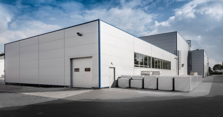 ساندوتش بانل عازل | جودة عالية وحماية حرارية ممتازة